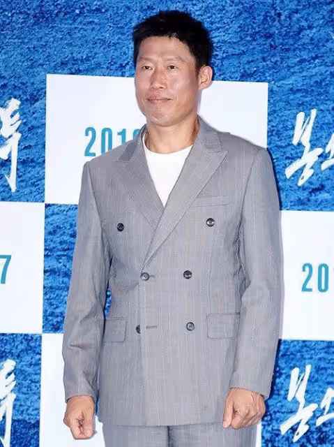 很醜但很有魅力的劉海鎮,錯過性感女神金惠秀,50歲仍單身