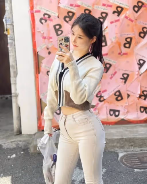 她出身低微靠炸裂身材吸粉200萬,因尺度太大遭封禁,DJ Miu再啟程
