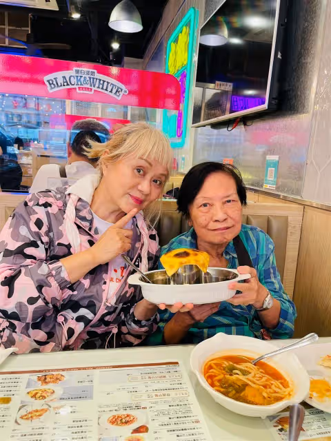 獲好友送壽桃慶85歲生日　余慕蓮精神現身好友曝現況