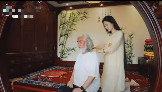張紀中曬寵妻日常，與小31歲嬌妻秀恩愛被嘲太辣眼，憤怒回懟網友