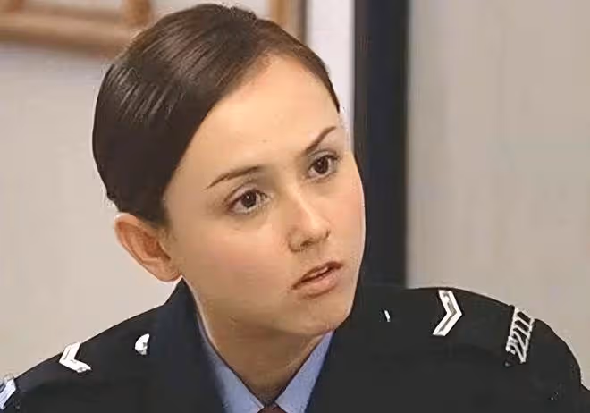 45歲女星韓君婷將移居國外!去年因無力償還40萬破產,生活很拮据