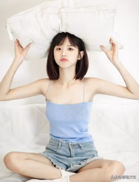 純欲女神人設崩塌,現男友自爆劈腿,奇葩戀愛刷新三觀