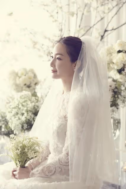 與林志玲同齡，韓國演藝圈最後的剩女42歲崔智友閃婚，靠這保童顏