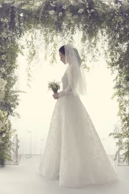 與林志玲同齡，韓國演藝圈最後的剩女42歲崔智友閃婚，靠這保童顏