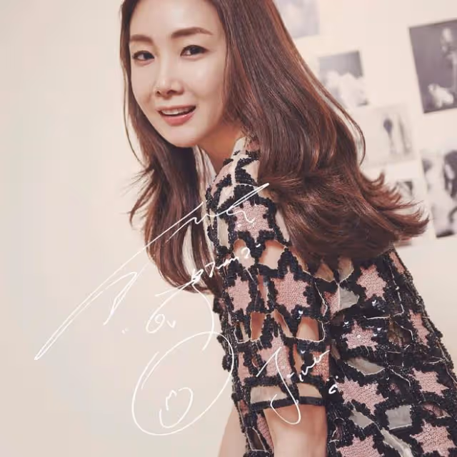 與林志玲同齡,韓國演藝圈最後的剩女42歲崔智友閃婚,靠這保童顏