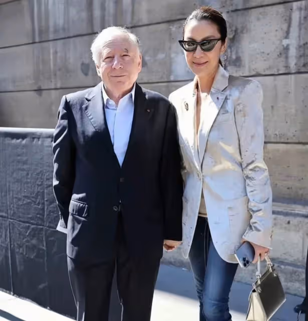 楊紫瓊確診康復後現身!與77歲未婚夫秀恩愛,訂婚多年仍未結婚,網友:像父女