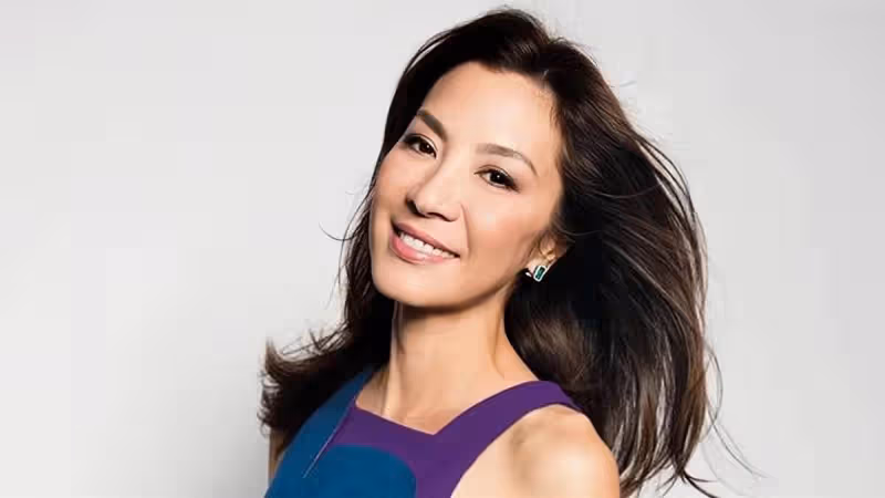 楊紫瓊確診康復後現身!與77歲未婚夫秀恩愛,訂婚多年仍未結婚,網友:像父女