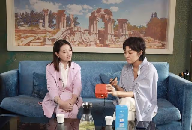 周海媚近況曝光！定居北京住萬尺豪宅，上節目炮轟TVB太摳門