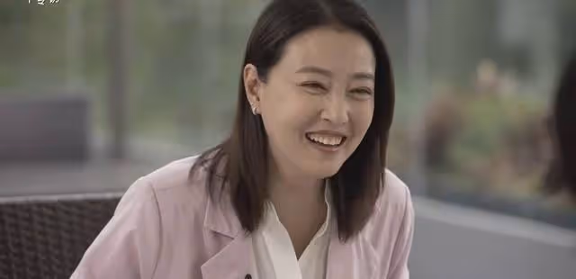 周海媚近況曝光！定居北京住萬尺豪宅，上節目炮轟TVB太摳門