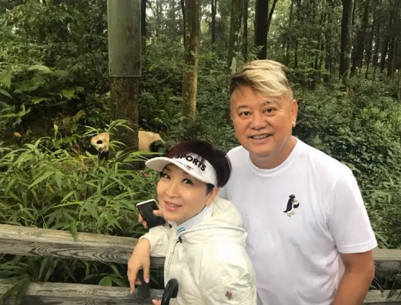 陳百祥夫婦恩愛43年,面對無兒無女很坦然:是人都知道我斷子絕孫