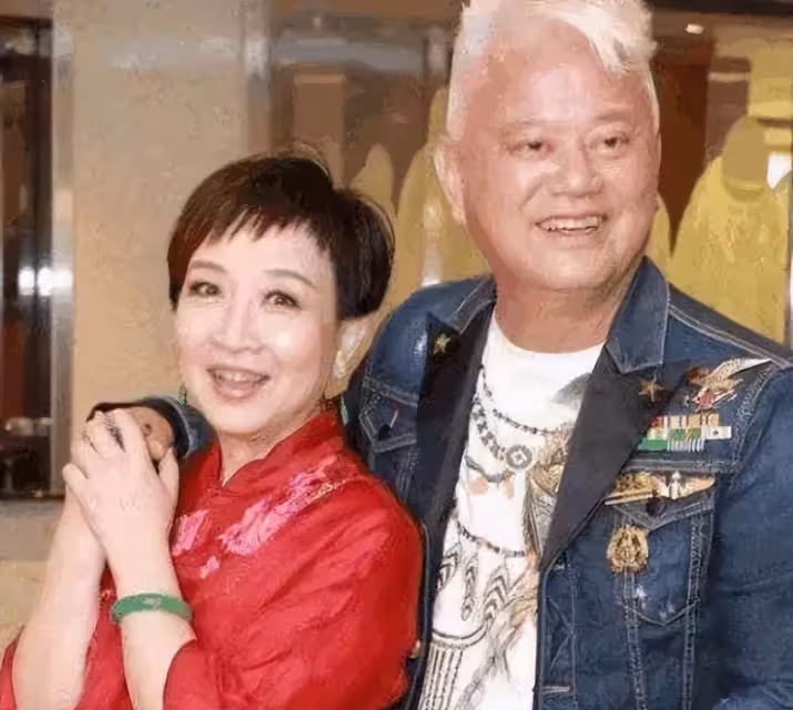 陳百祥夫婦恩愛43年,面對無兒無女很坦然:是人都知道我斷子絕孫