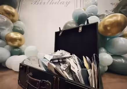 林書豪曬照為29歲鄧倫慶生,背景貼紙粉嫩可愛,壽星1314甜蜜回復!