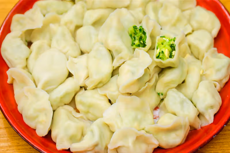 夏天包餃子，韭菜白菜靠邊站！這2種餡兒鮮香不油膩，全家都愛吃