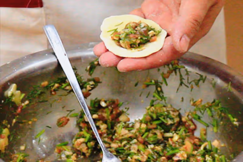 夏天包餃子，韭菜白菜靠邊站！這2種餡兒鮮香不油膩，全家都愛吃