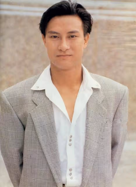 57歲劉錫明近照氣質好,長居內地演出邀約多,家庭幸福已原諒倪震