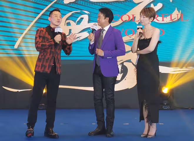 57歲劉錫明近照氣質好,長居內地演出邀約多,家庭幸福已原諒倪震