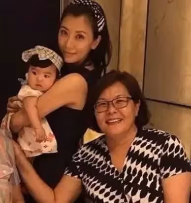 曾被婆婆嫌學歷低,賈靜雯未婚懷孕被逼去驗DNA,霸氣斷了豪門婚姻,現任婆婆超級愛她