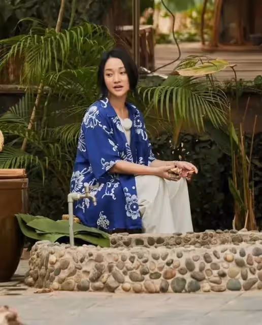 48歲周迅近照曝光胖若兩人,雙下巴搶鏡氣質變富態,髪際線堪憂光禿禿,網友:像一顆「水煮蛋」