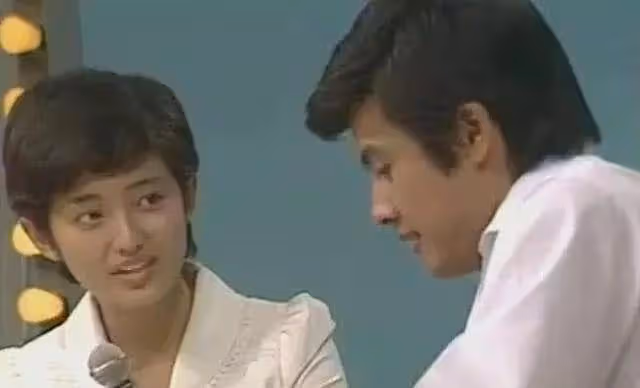 和山口百惠結婚的時,承受壓力的三浦在媒體面前宣言,母親卻哭了