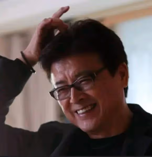 和山口百惠結婚的時,承受壓力的三浦在媒體面前宣言,母親卻哭了