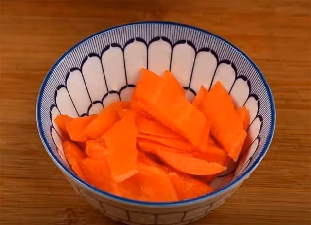 炒西蘭花，記住不要焯水和直接炒，教你一招，脆嫩入味，營養解饞