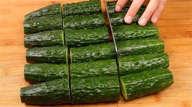 黃瓜最近火了，教你殿堂級別的做法，好看又好吃，真的超下飯
