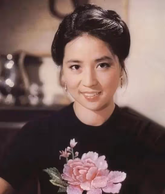 成龍妻子林鳳嬌:隱忍18年後,苦盡甘來無遺憾