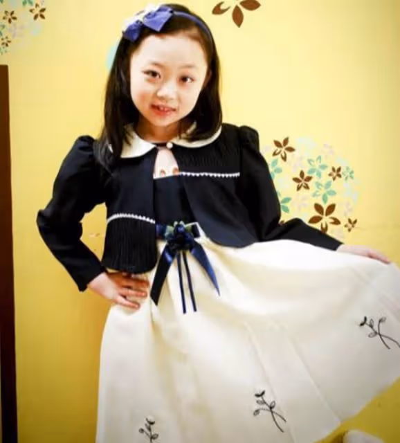 有一種「逆襲」叫金喜善女兒,當初被嘲笑丑,如今顏值不輸媽媽