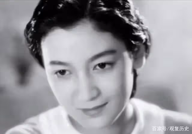 原節子:日本女演員,被送給麥克阿瑟當情人,活到95歲終生未嫁