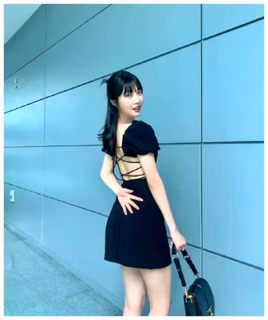 突然就get到秀智的顏了