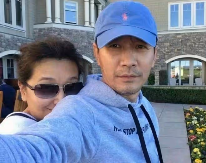 演員田小潔攜眾星聚會!56歲陶慧敏化濃妝美艷出眾,侯勇頭髮花白