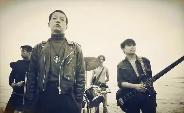 王菲前夫竇唯將開線上音樂會，頭髮稀少身材發福，現狀曝光顯淒涼