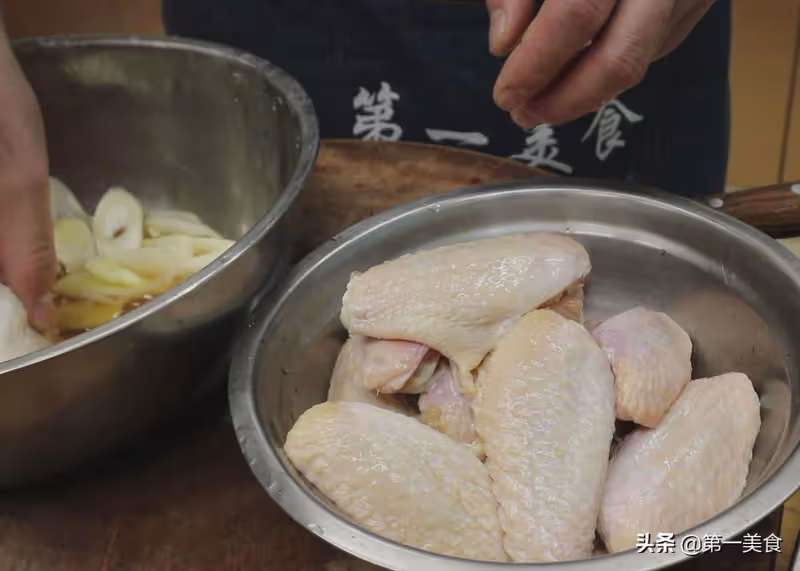 四種雞翅簡單好做的吃法，香到舔手指，輕鬆征服孩子的胃