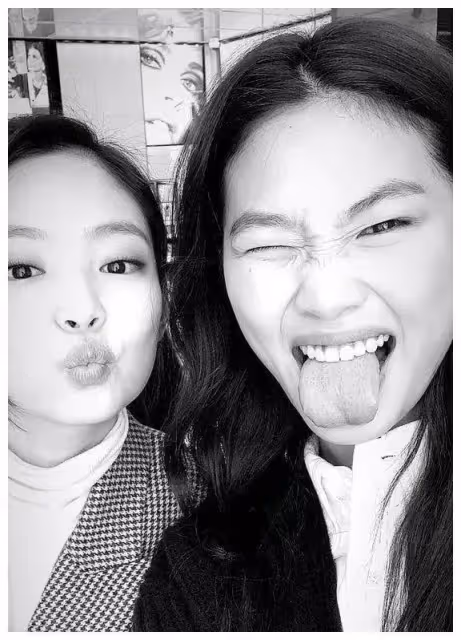 Jennie真的有「社牛症」?The Weeknd、海狸竟都是她的隱藏好友?