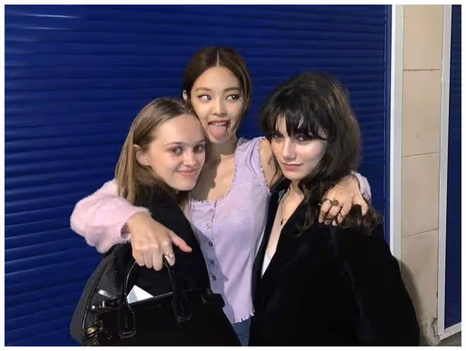 Jennie真的有「社牛症」?The Weeknd、海狸竟都是她的隱藏好友?