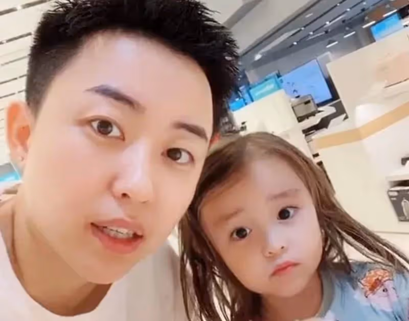 CEO葉海洋「買上等精子」生二胎,「無偶式育兒」不需要丈夫,擔心大女兒孤單,氣嗆酸民:婚姻目的不是繁衍後代