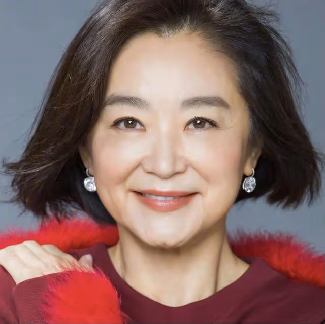 林青霞在香港豪宅突發大火!現場火勢兇猛濃煙滾滾,損失可能過億