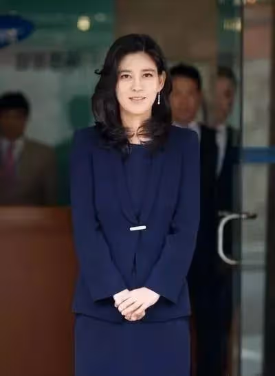 韓國頂級財閥千金「下嫁」保安,你以為是為情所困,其實另有隱情