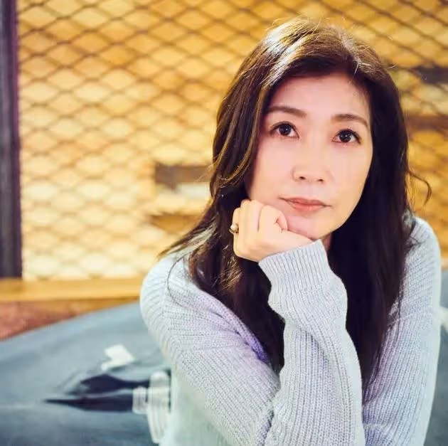 富家千金出身!黃嘉千「超強背景曝光」從小被當公主養 高中封為校花「曬清純美照」遭學姐嫉妒