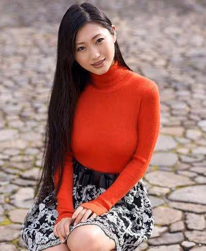 當眾脫掉內褲的壇蜜,比蒼井空還「奔放」,讓人「欲罷不能」
