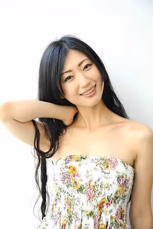 當眾脫掉內褲的壇蜜,比蒼井空還「奔放」,讓人「欲罷不能」