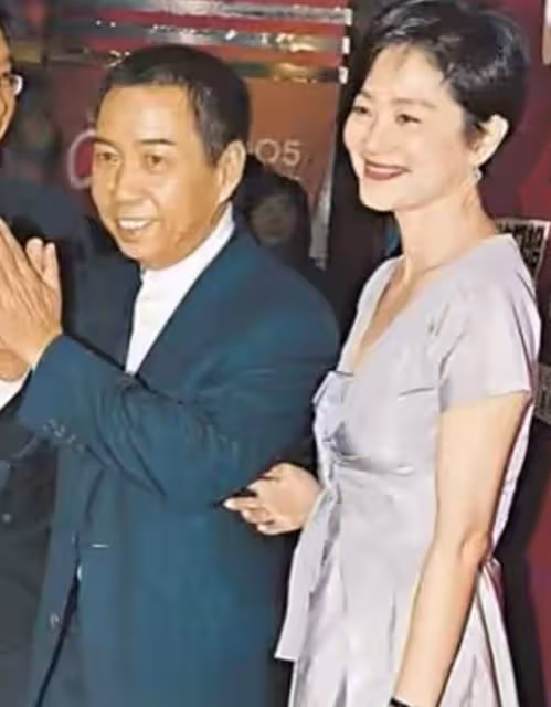 林青霞9億豪宅遇三級大火!燃燒7個多小時仍未熄滅,現場濃煙滾滾