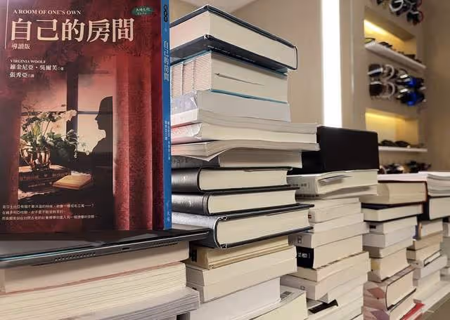 林青霞9億豪宅遇三級大火!燃燒7個多小時仍未熄滅,現場濃煙滾滾