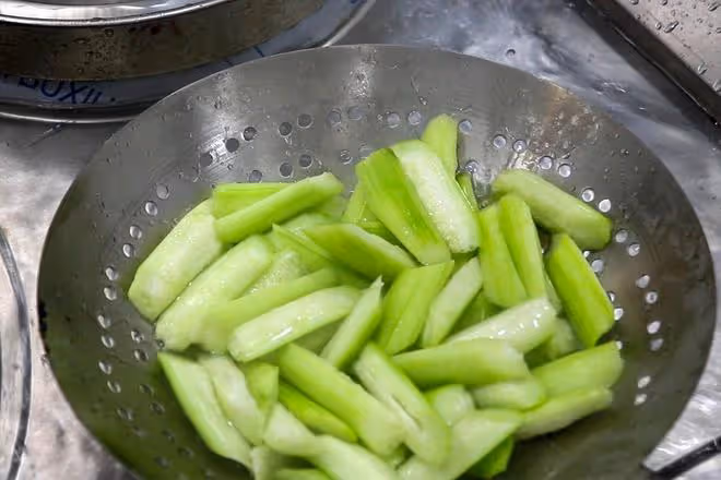 小暑過後，再忙也要吃這「3菜2瓜」，清熱消暑，精力充沛過盛夏