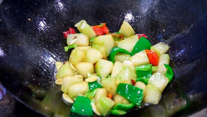 小暑過後，再忙也要吃這「3菜2瓜」，清熱消暑，精力充沛過盛夏