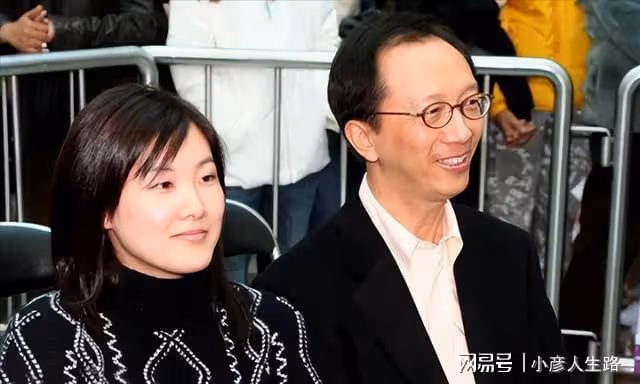 「跳水皇后」伏明霞：嫁大26歲梁錦松，如今43歲生活美滿
