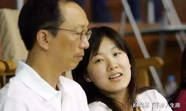 「跳水皇后」伏明霞：嫁大26歲梁錦松，如今43歲生活美滿