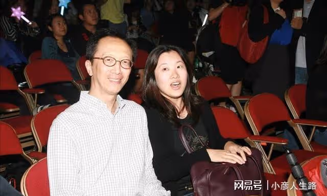 「跳水皇后」伏明霞：嫁大26歲梁錦松，如今43歲生活美滿