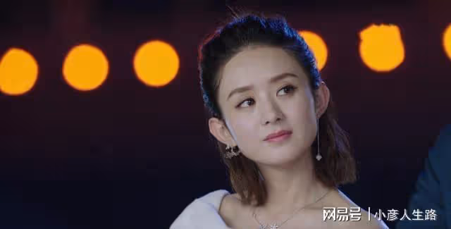 離婚後開掛逆襲,被央媒表揚的趙麗穎,到底有多厲害?