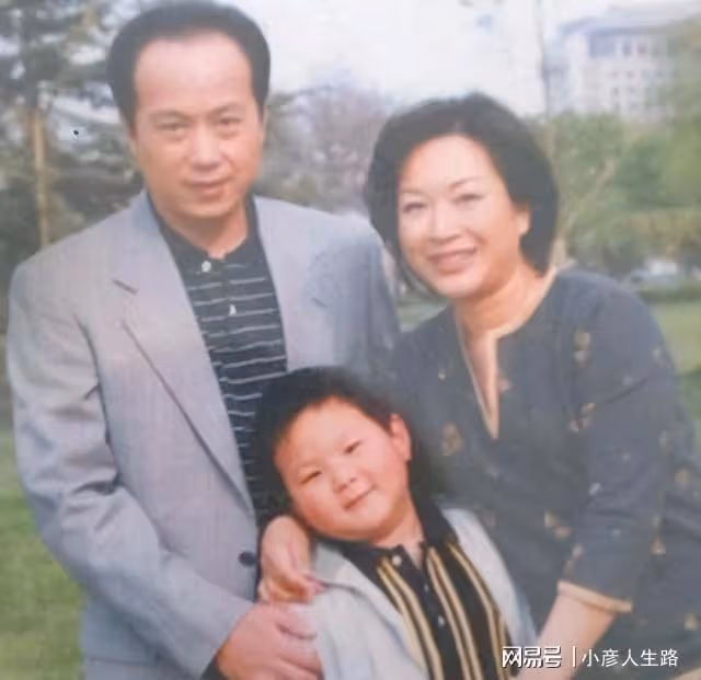 48歲患癌去世,妻子劉繼紅葬禮上哭暈,13年後羅京家人現狀怎樣?